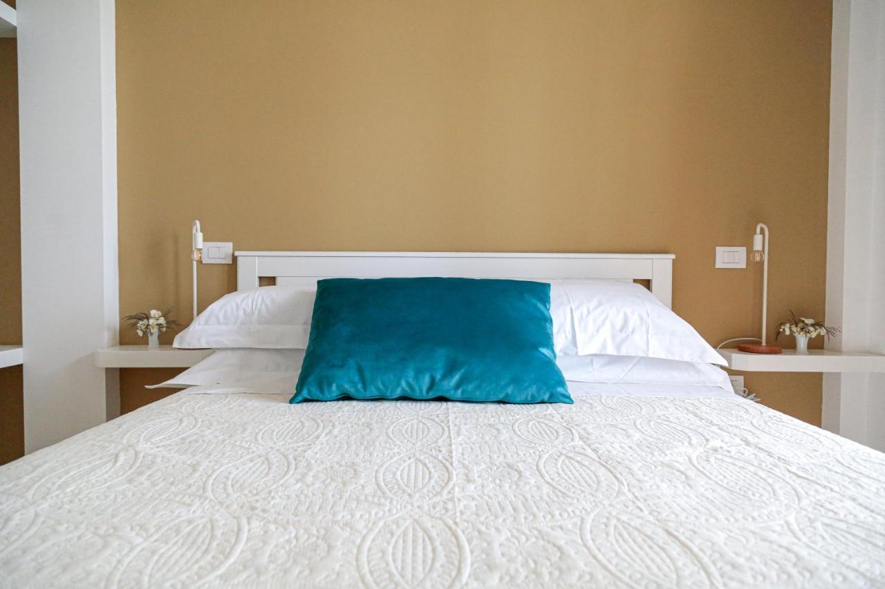 Casa Clementina Rooms Vista Mare Порто-Чезарео Екстер'єр фото